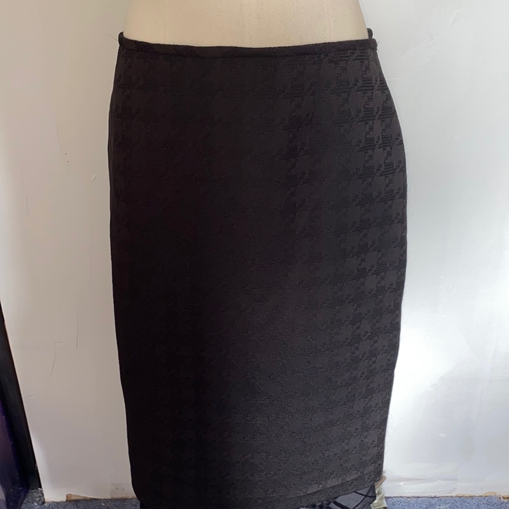 Tahari size 10 straight black pencil skirt houndstooth pattern